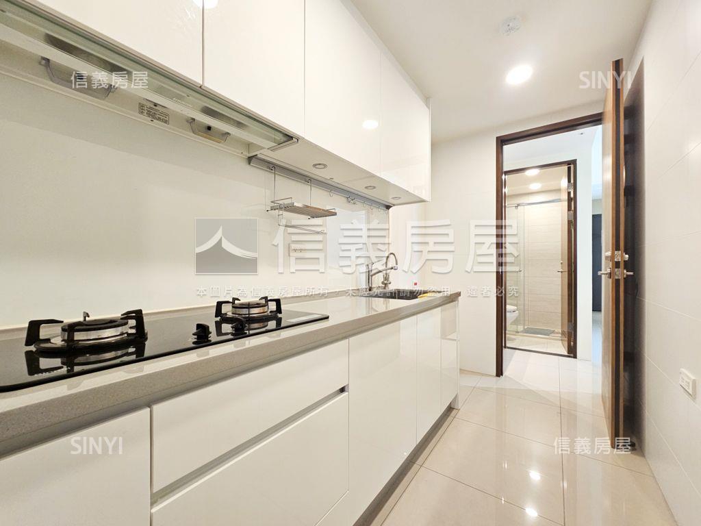 專任桃大誠。高樓三房車位房屋室內格局與周邊環境