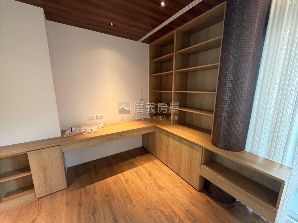 專任四期精美裝潢電梯別墅房屋室內格局與周邊環境
