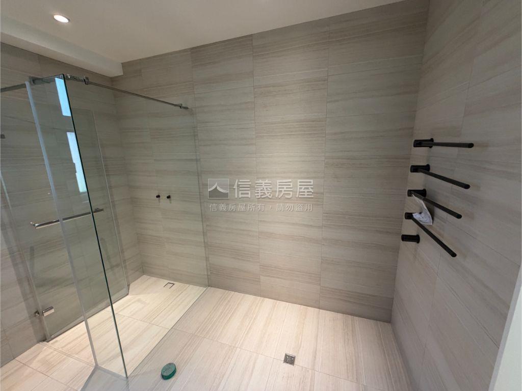 專任四期精美裝潢電梯別墅房屋室內格局與周邊環境