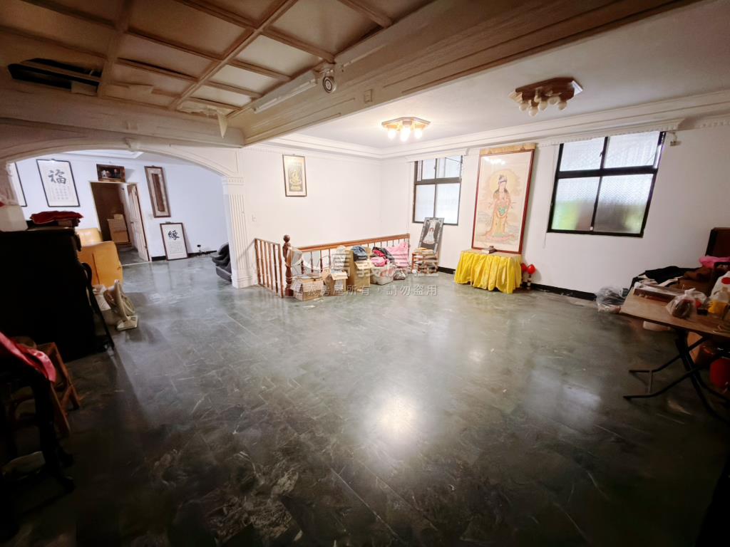 近板橋邊間大空間房屋室內格局與周邊環境