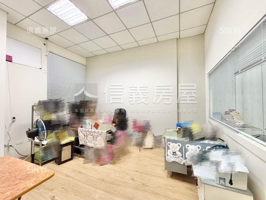 大地坪醒目三角窗黃金透店房屋室內格局與周邊環境