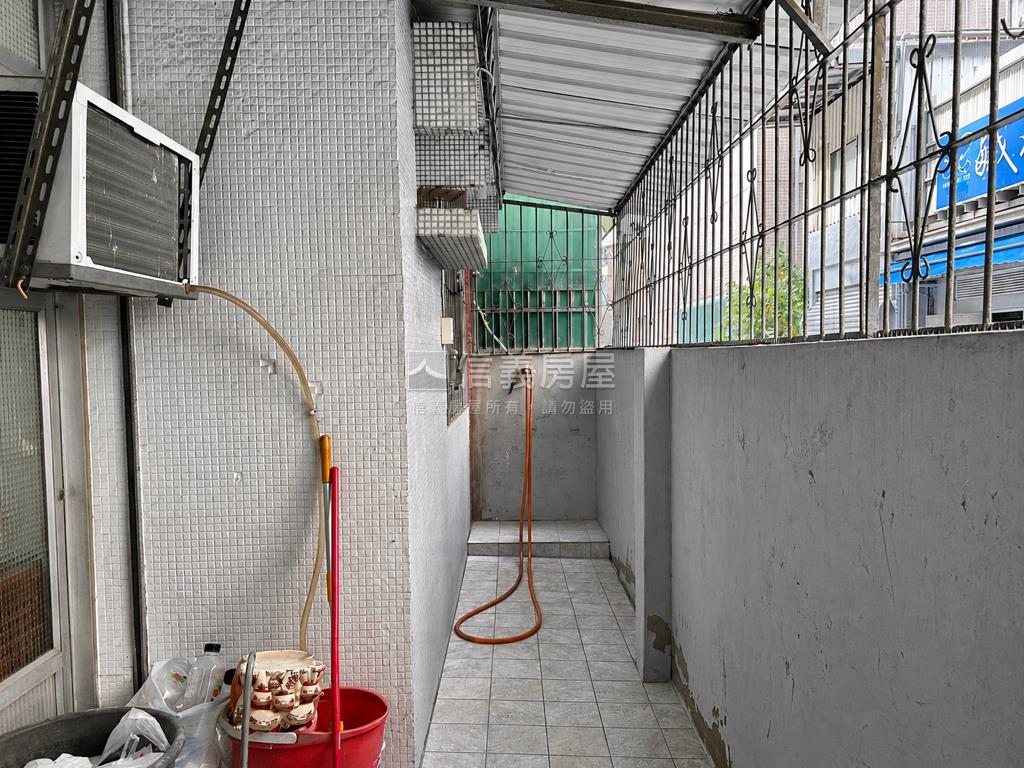 亞灣面寬８米公寓一樓房屋室內格局與周邊環境