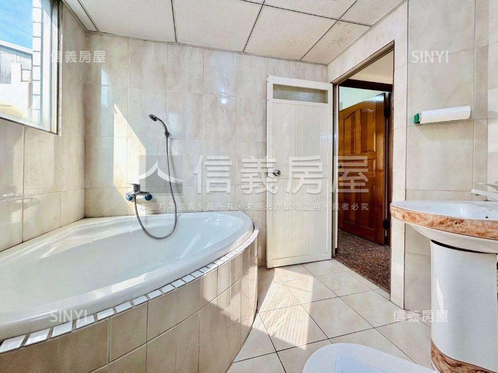 單坪２３萬未來藍線梯兩房房屋室內格局與周邊環境