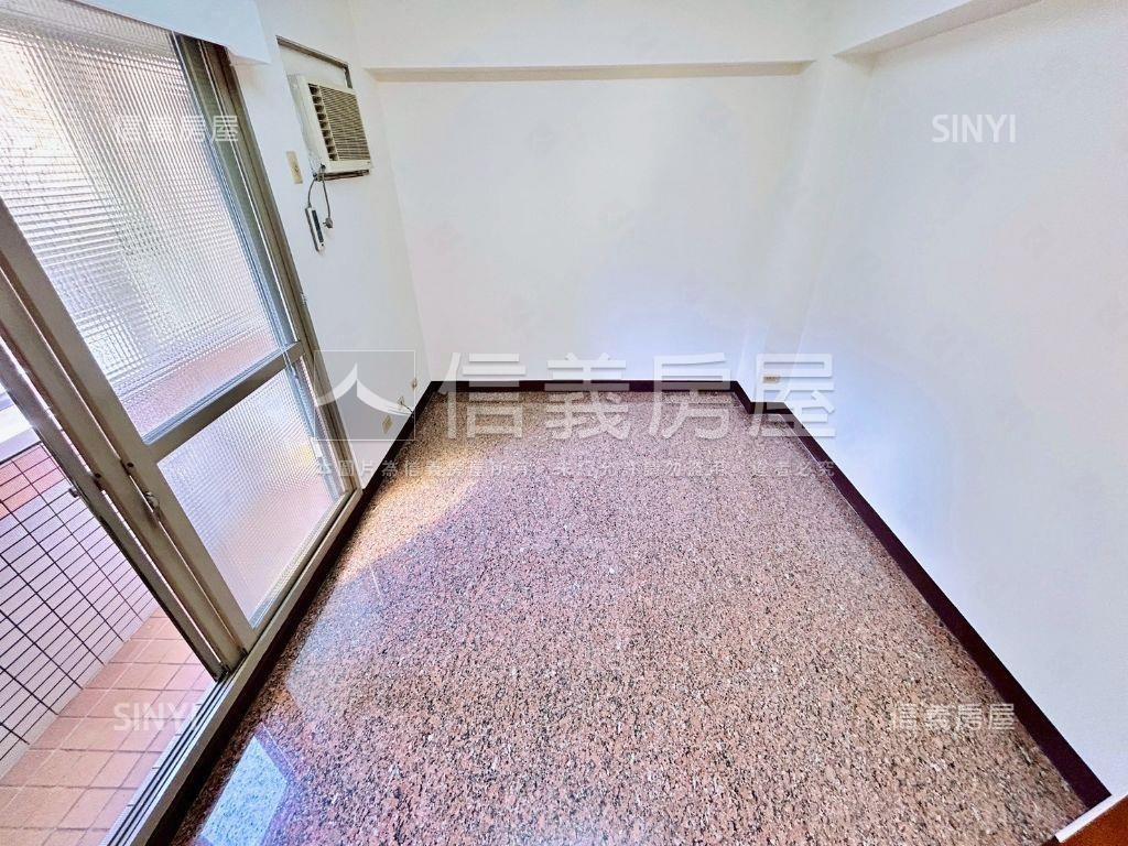 單坪２３萬未來藍線梯兩房房屋室內格局與周邊環境