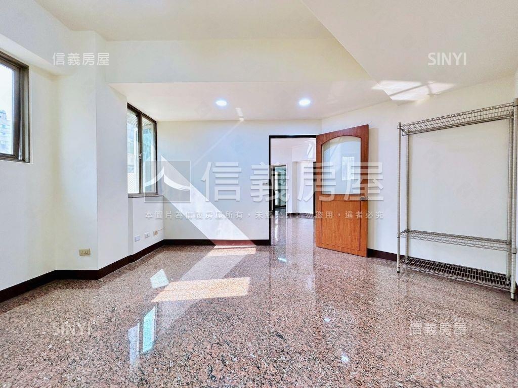 單坪２３萬未來藍線梯兩房房屋室內格局與周邊環境