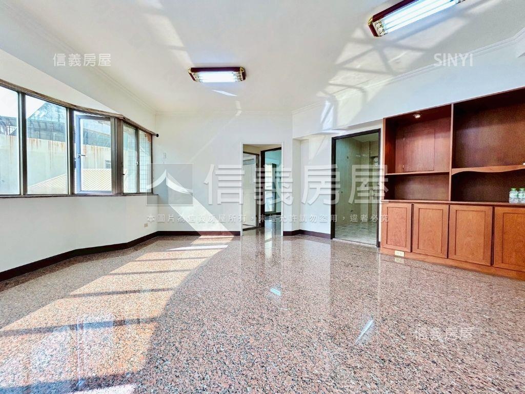 單坪２３萬未來藍線梯兩房房屋室內格局與周邊環境