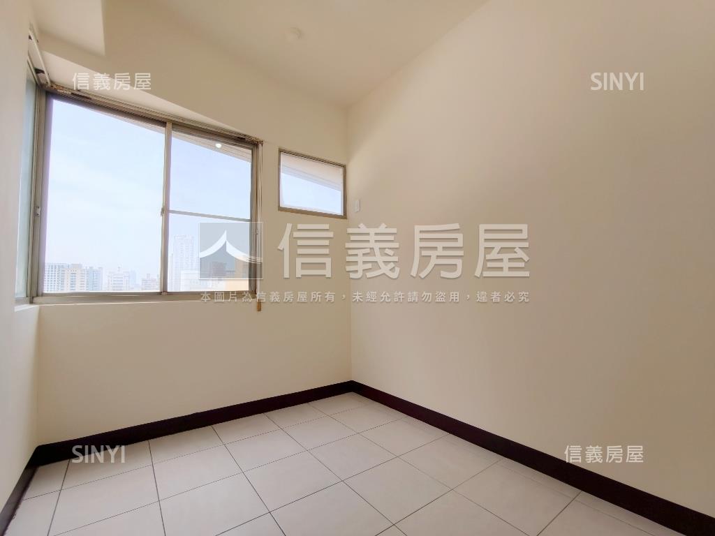 凹子底捷運景觀採光大四房房屋室內格局與周邊環境