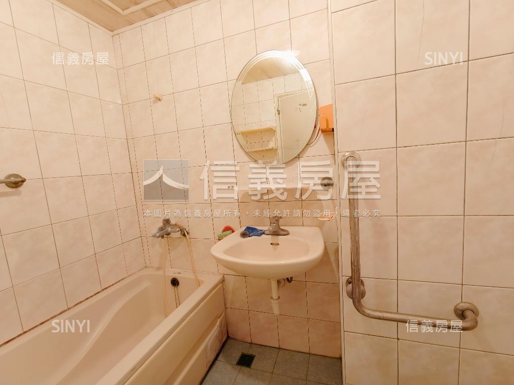凹子底捷運景觀採光大四房房屋室內格局與周邊環境