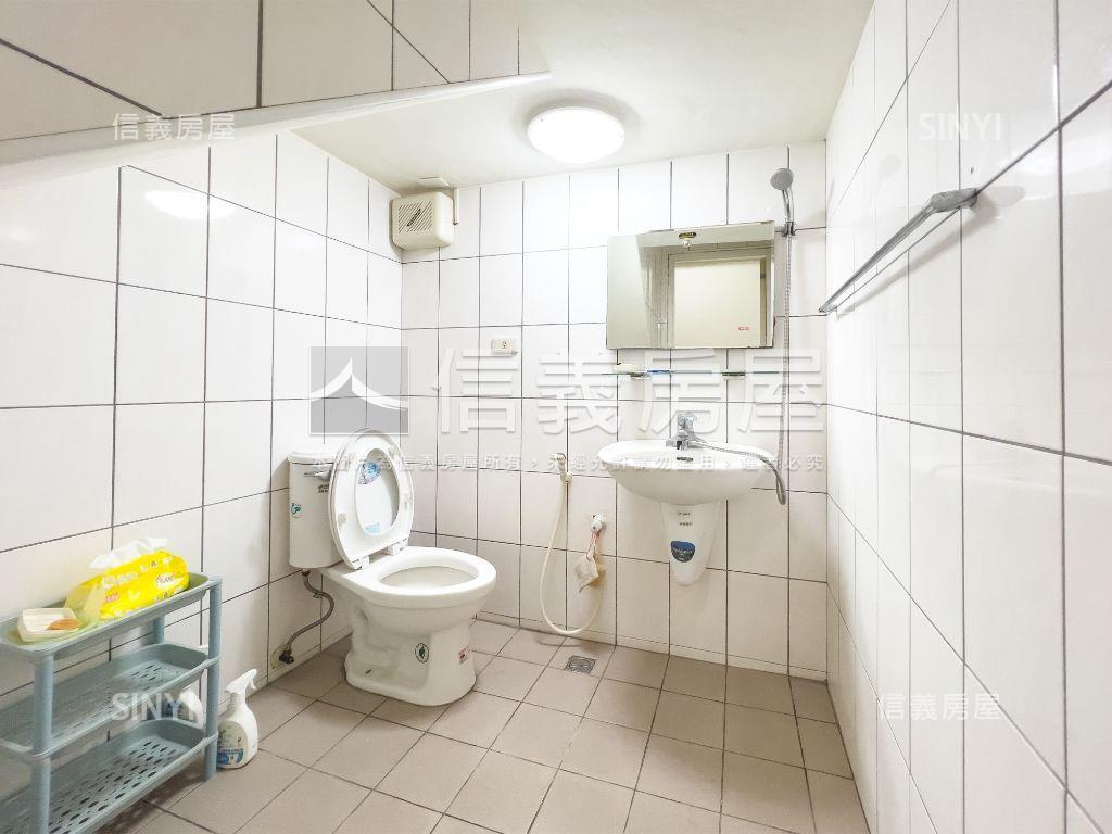 近７４震後車庫好棒棒透天房屋室內格局與周邊環境