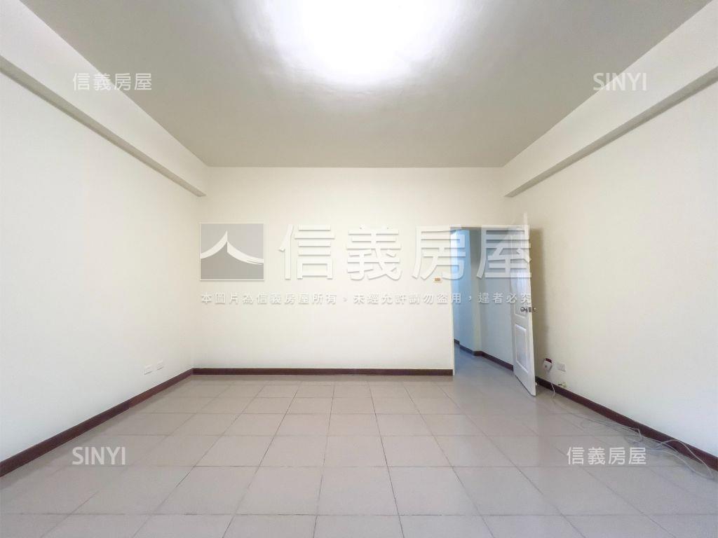 近７４震後車庫好棒棒透天房屋室內格局與周邊環境