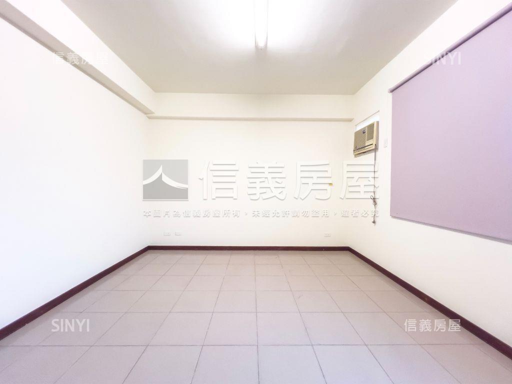 近７４震後車庫好棒棒透天房屋室內格局與周邊環境