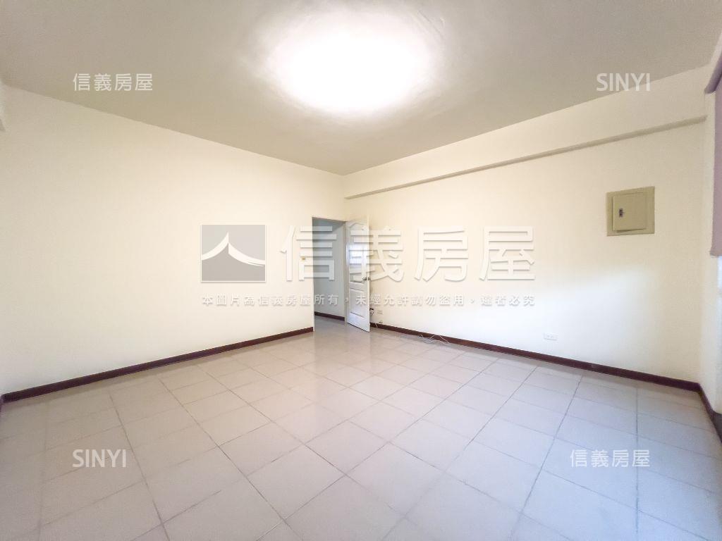 近７４震後車庫好棒棒透天房屋室內格局與周邊環境