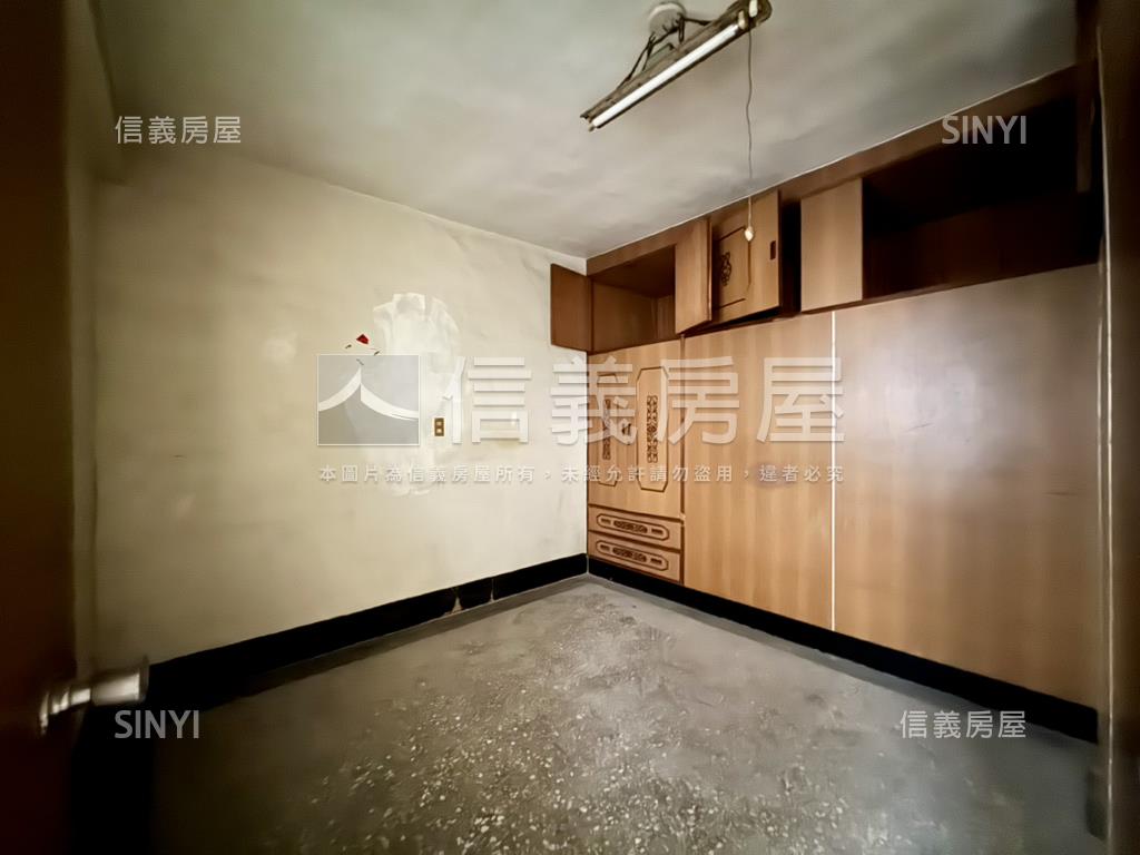 近衛武營演藝廳好成家透天房屋室內格局與周邊環境