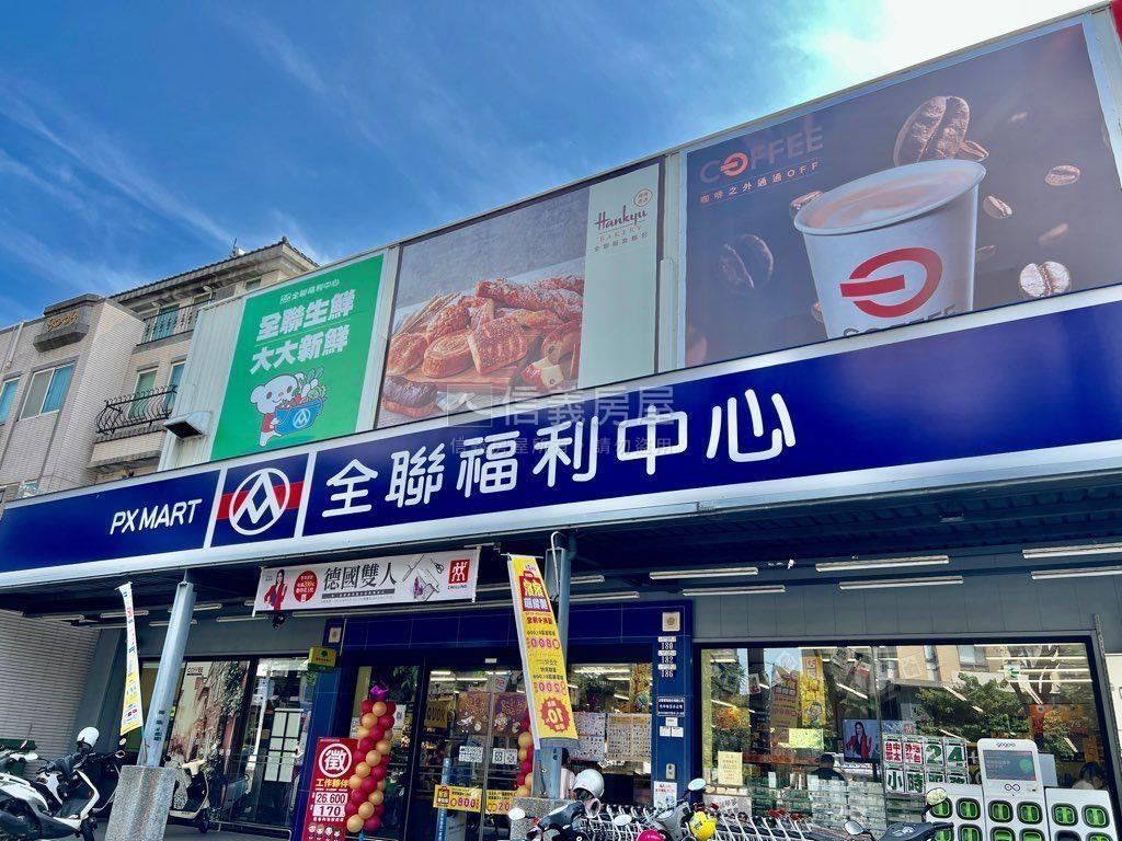 近捷運朝南次頂樓雙衛開窗房屋室內格局與周邊環境