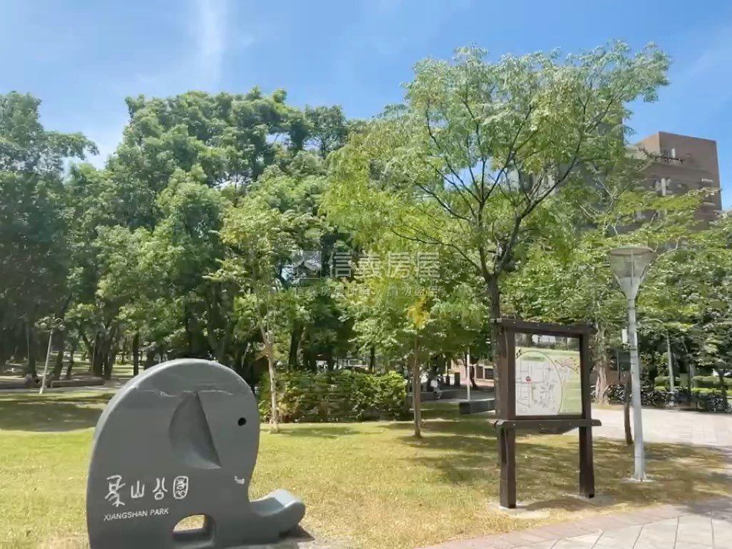 信義區透天土地約３５坪房屋室內格局與周邊環境