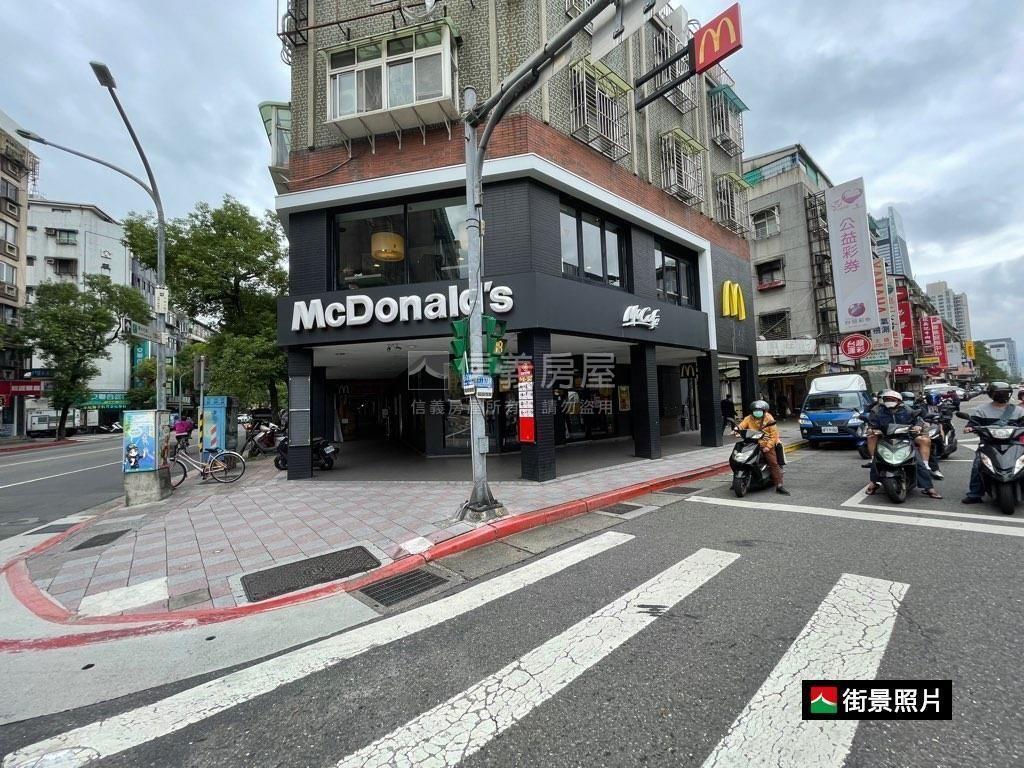 信義區透天土地約３５坪房屋室內格局與周邊環境