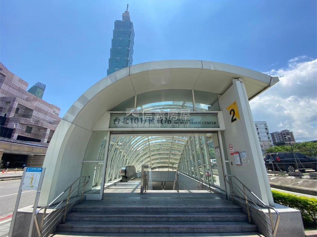信義區透天土地約３５坪房屋室內格局與周邊環境