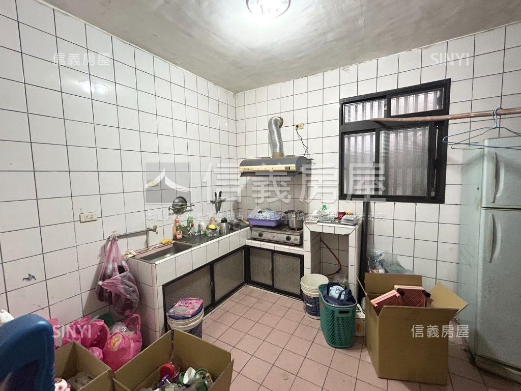汐科站前透天店面房屋室內格局與周邊環境
