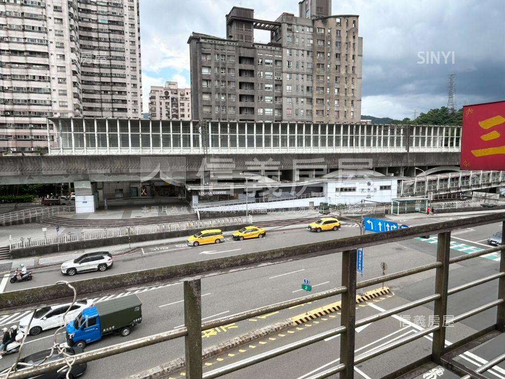 汐科站前透天店面房屋室內格局與周邊環境