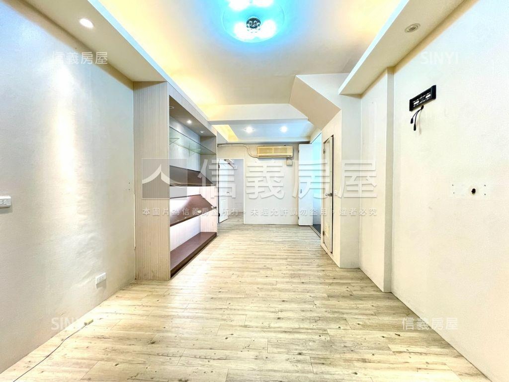 衛道新世界透店臨Ｔ字路口房屋室內格局與周邊環境