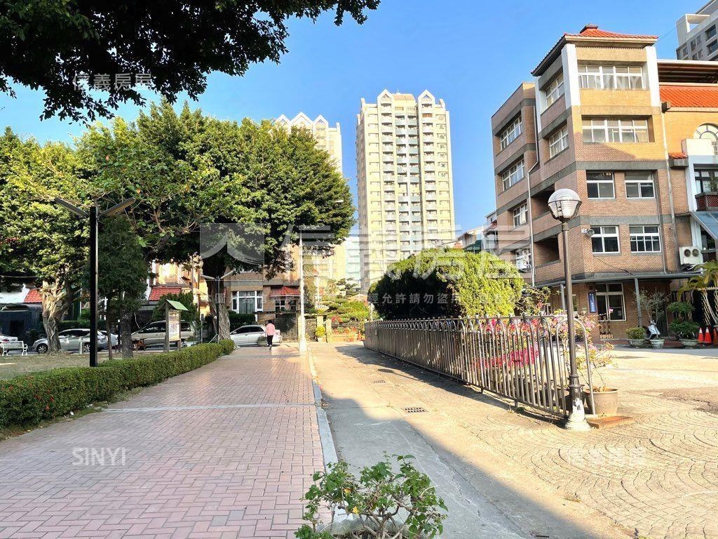 衛道新世界透店臨Ｔ字路口房屋室內格局與周邊環境