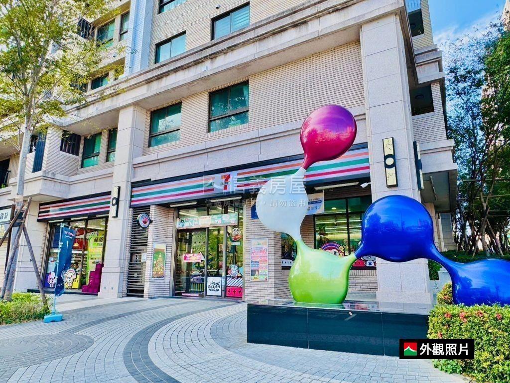 南屯微笑朝外三房雙衛平車房屋室內格局與周邊環境