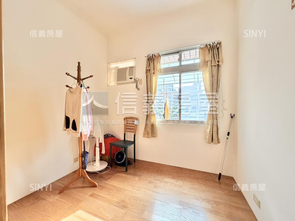 海山大地後棟邊間三房房屋室內格局與周邊環境