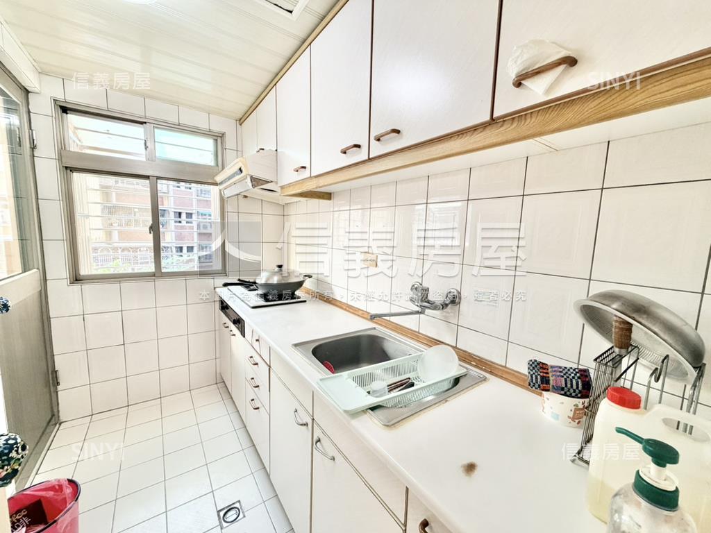 海山大地後棟邊間三房房屋室內格局與周邊環境