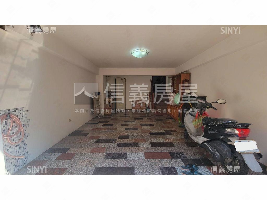 近陽明輕屋齡車庫透天房屋室內格局與周邊環境