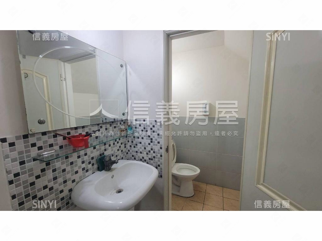 近陽明輕屋齡車庫透天房屋室內格局與周邊環境