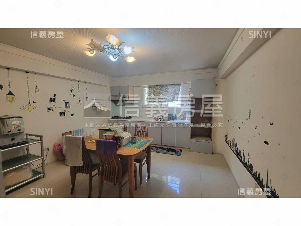 近陽明輕屋齡車庫透天房屋室內格局與周邊環境