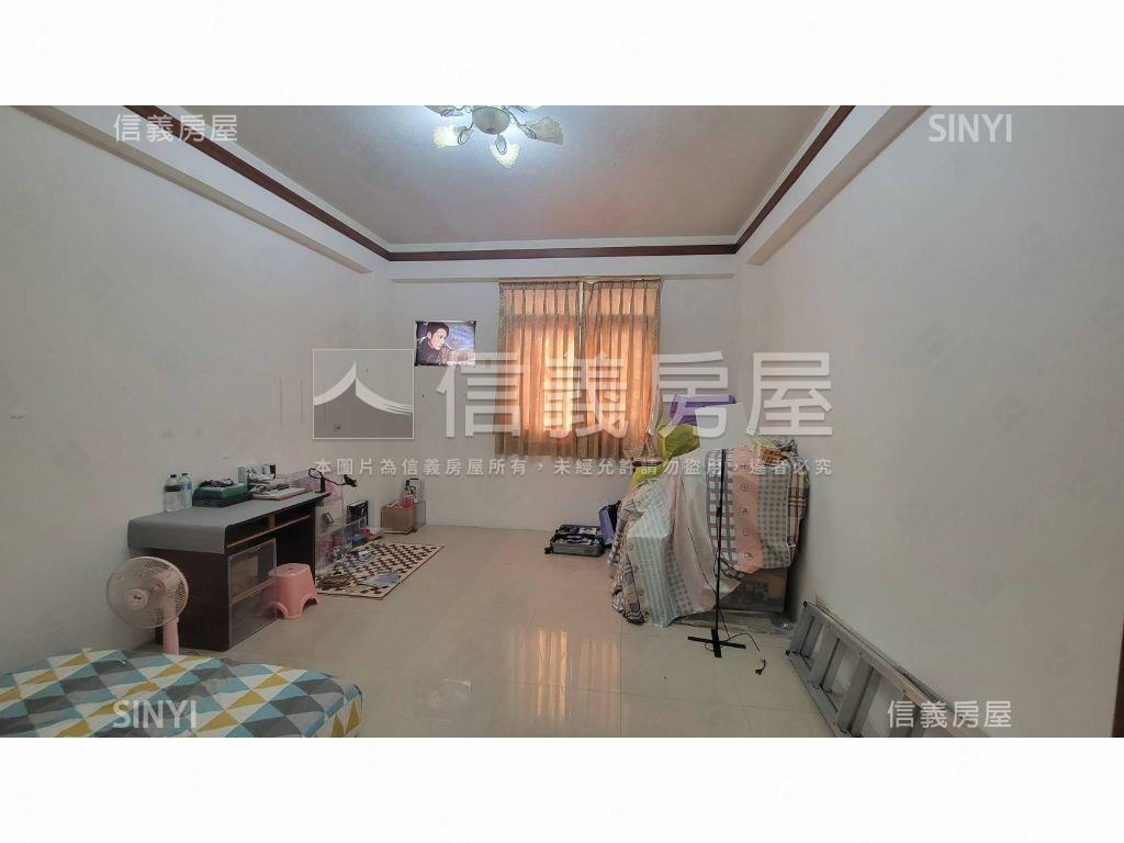近陽明輕屋齡車庫透天房屋室內格局與周邊環境
