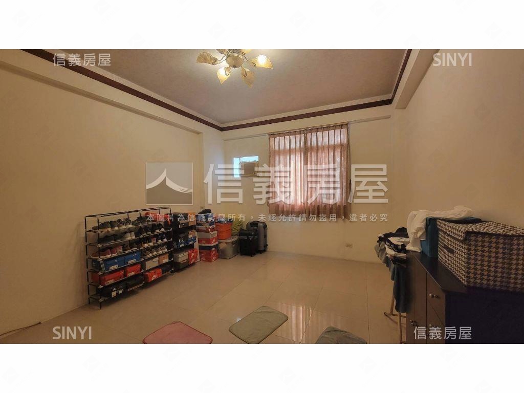 近陽明輕屋齡車庫透天房屋室內格局與周邊環境