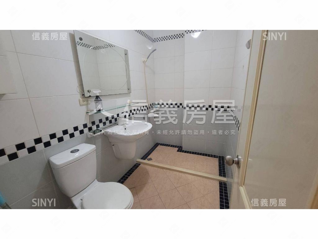 近陽明輕屋齡車庫透天房屋室內格局與周邊環境