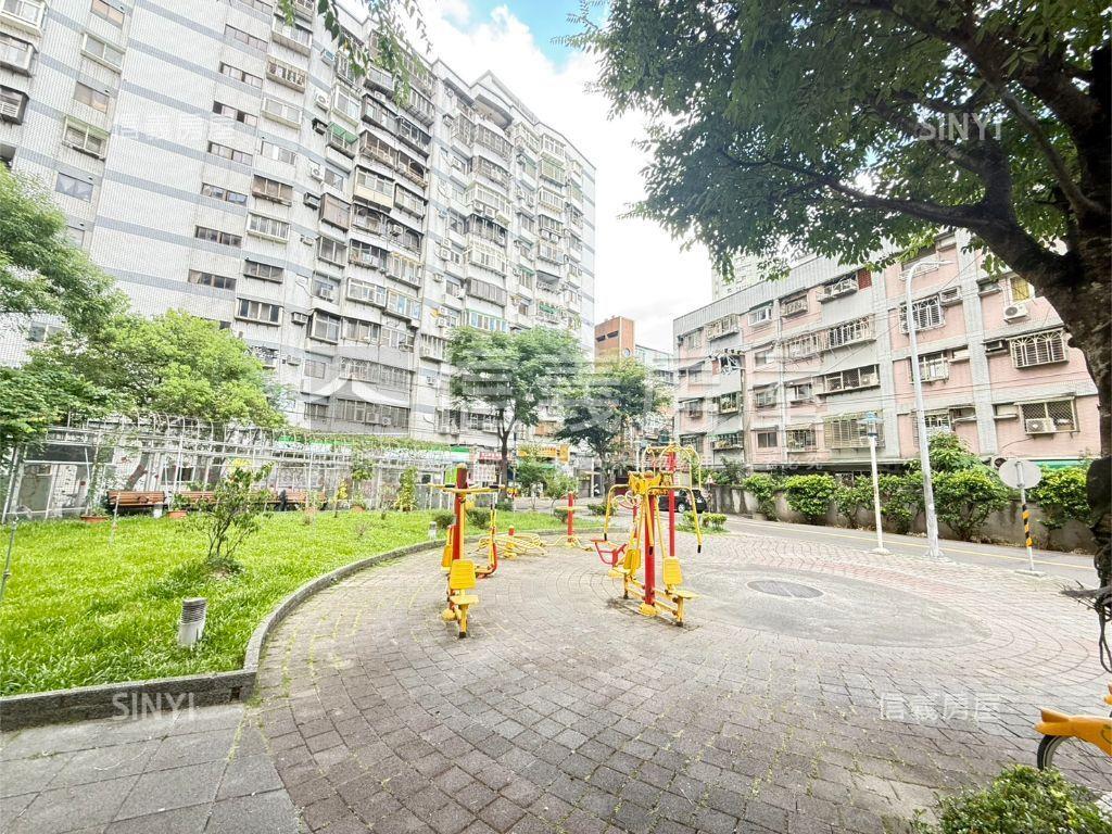 皇普大道兩房房屋室內格局與周邊環境