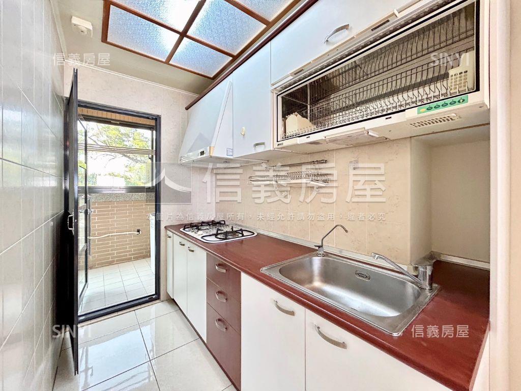 綠灣大空間附平車房屋室內格局與周邊環境