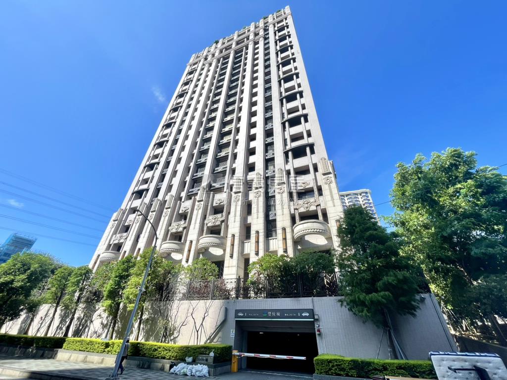 ＳＲＣ莊園中高樓邊間三房房屋室內格局與周邊環境
