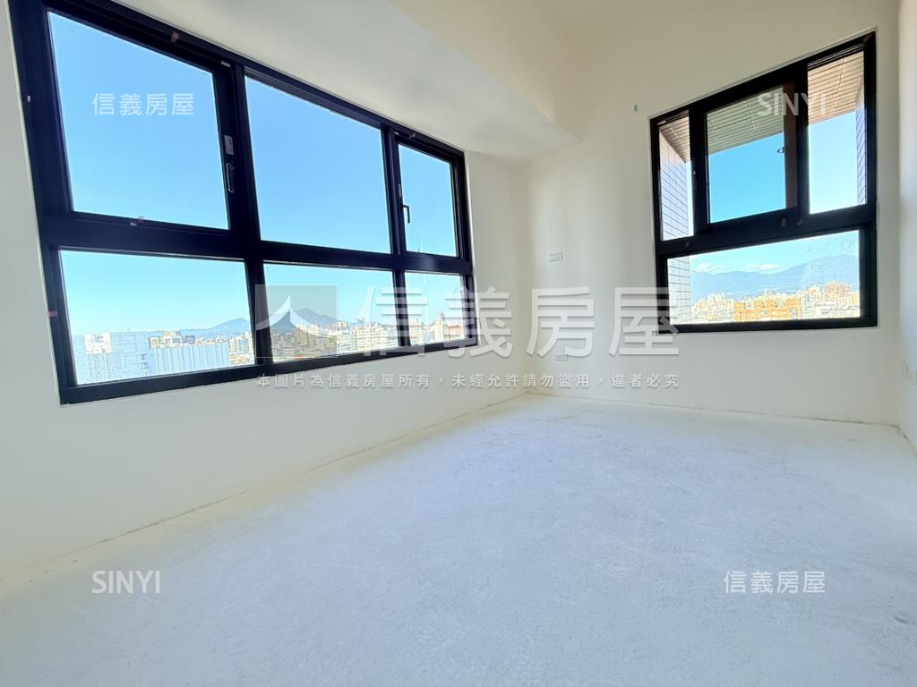 剛交屋。自由綠洲三房車位房屋室內格局與周邊環境