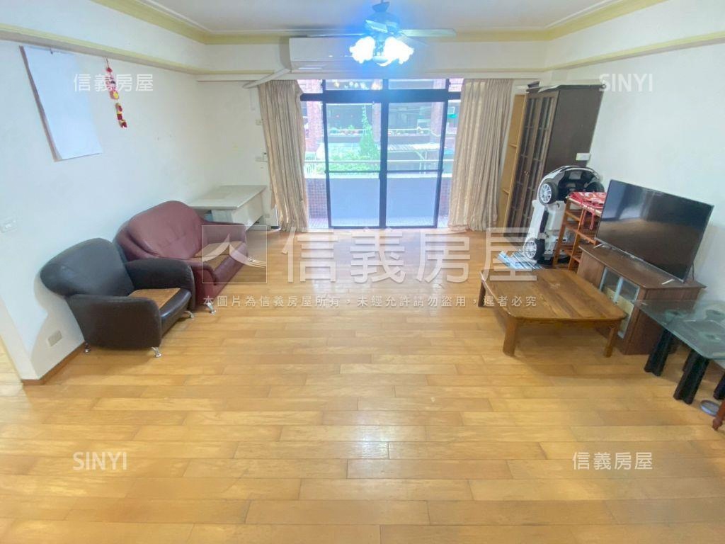 玫瑰賓士明園四房車位房屋室內格局與周邊環境