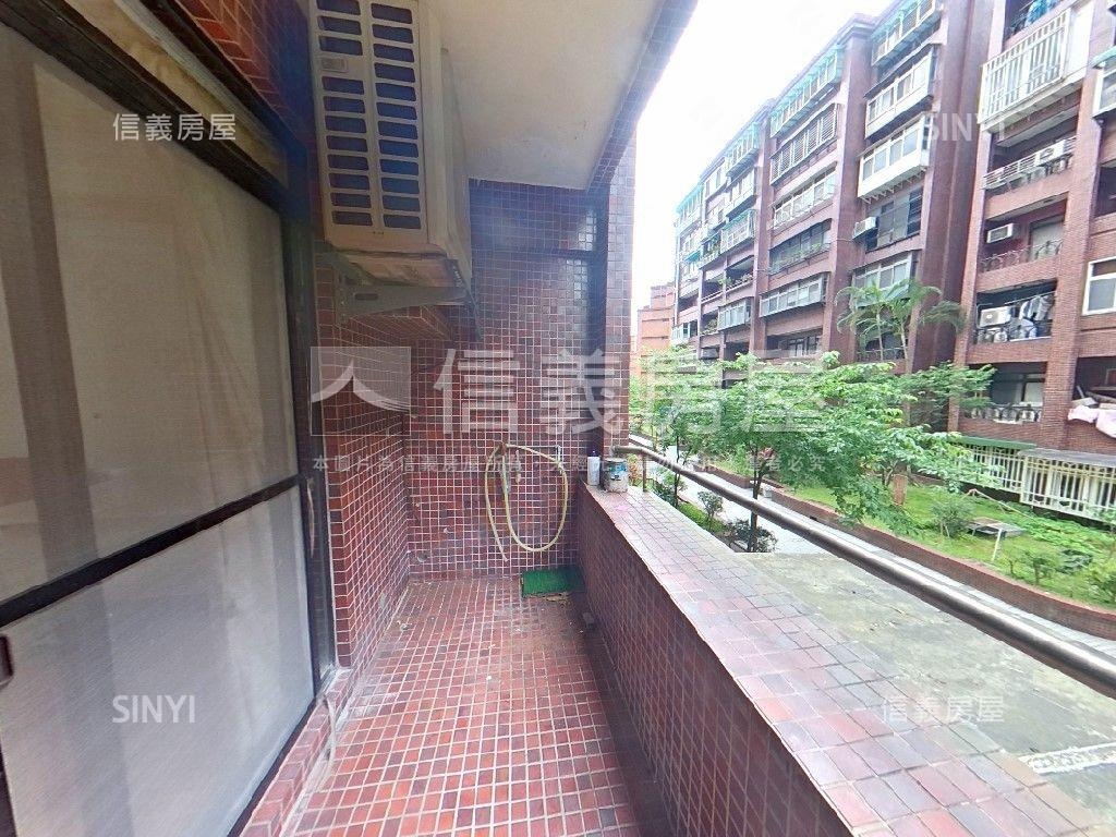 玫瑰賓士明園四房車位房屋室內格局與周邊環境