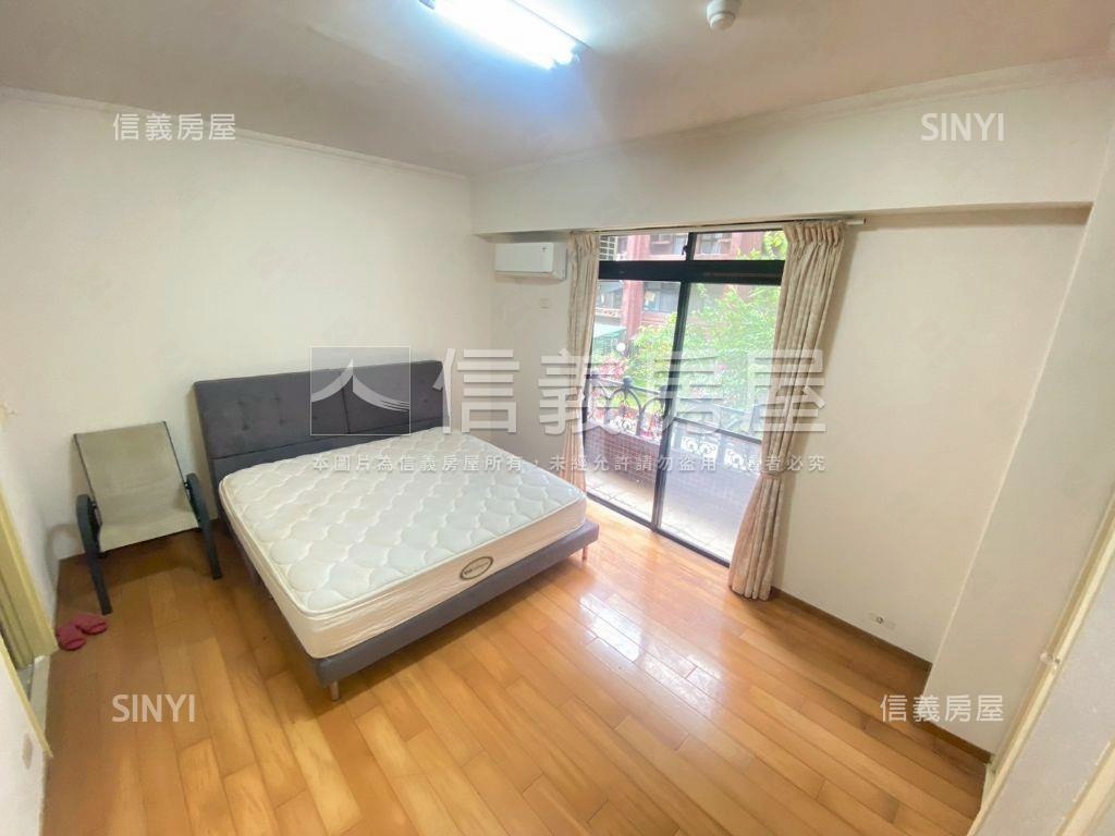 玫瑰賓士明園四房車位房屋室內格局與周邊環境