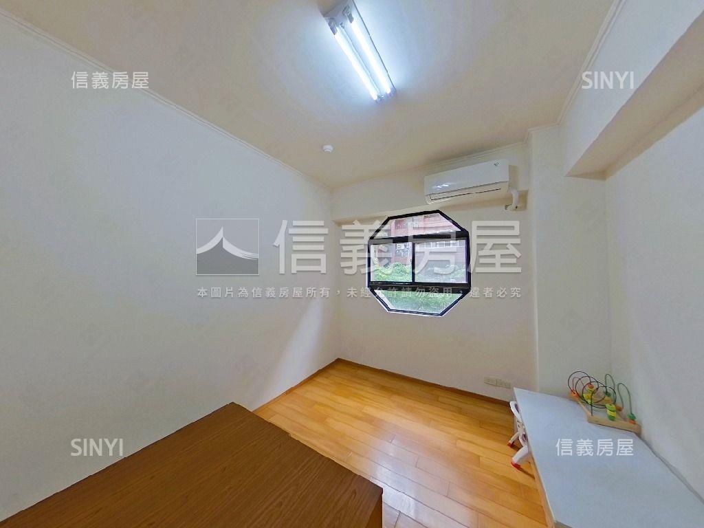 玫瑰賓士明園四房車位房屋室內格局與周邊環境