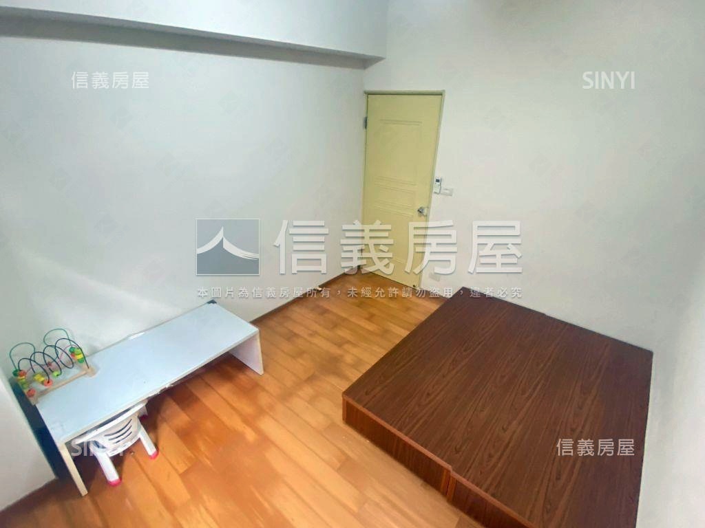玫瑰賓士明園四房車位房屋室內格局與周邊環境