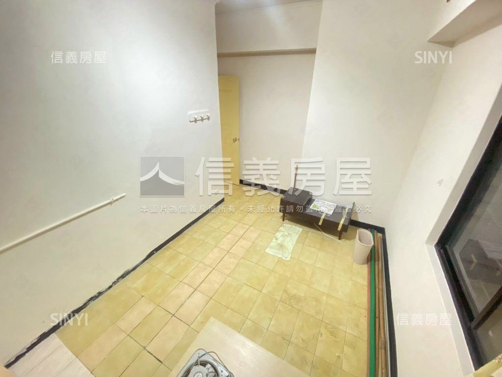 玫瑰賓士明園四房車位房屋室內格局與周邊環境
