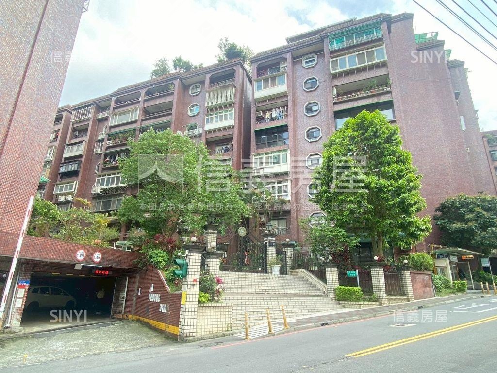 玫瑰賓士明園四房車位房屋室內格局與周邊環境