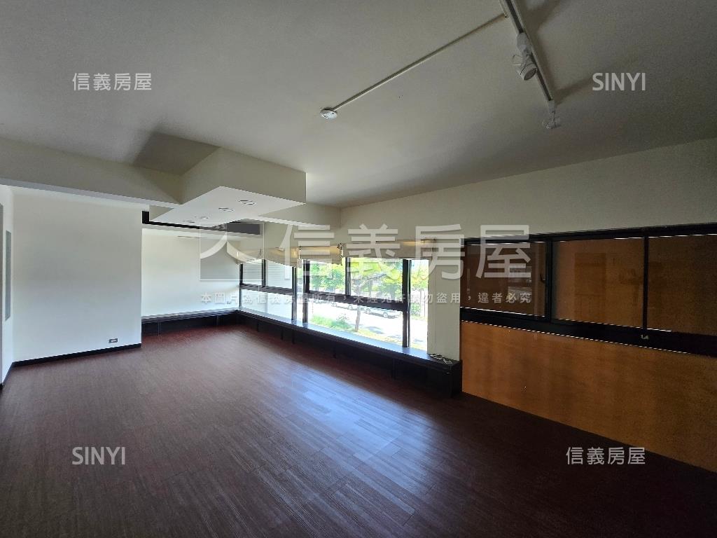 東區面寬約９米店面房屋室內格局與周邊環境