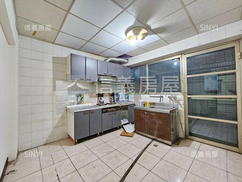 近綠園道捷運低總價大華廈房屋室內格局與周邊環境