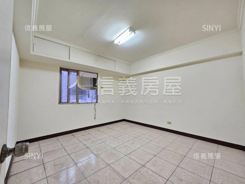 近綠園道捷運低總價大華廈房屋室內格局與周邊環境