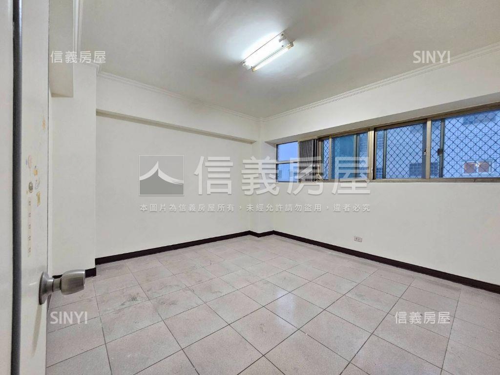 近綠園道捷運低總價大華廈房屋室內格局與周邊環境