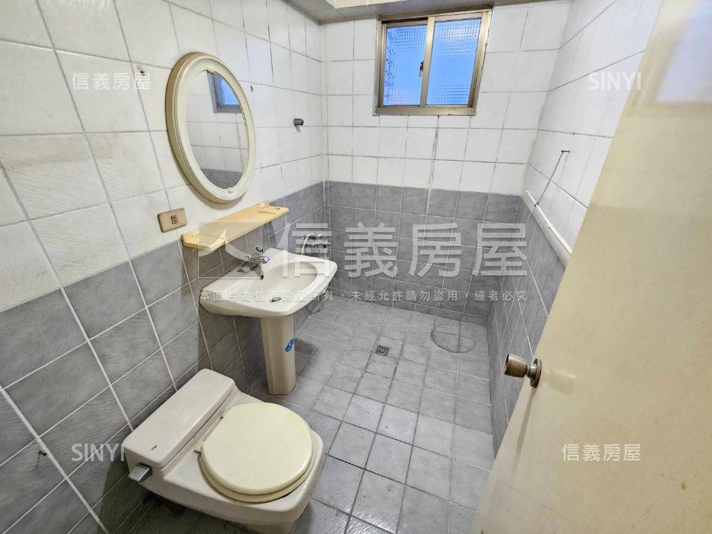 近綠園道捷運低總價大華廈房屋室內格局與周邊環境